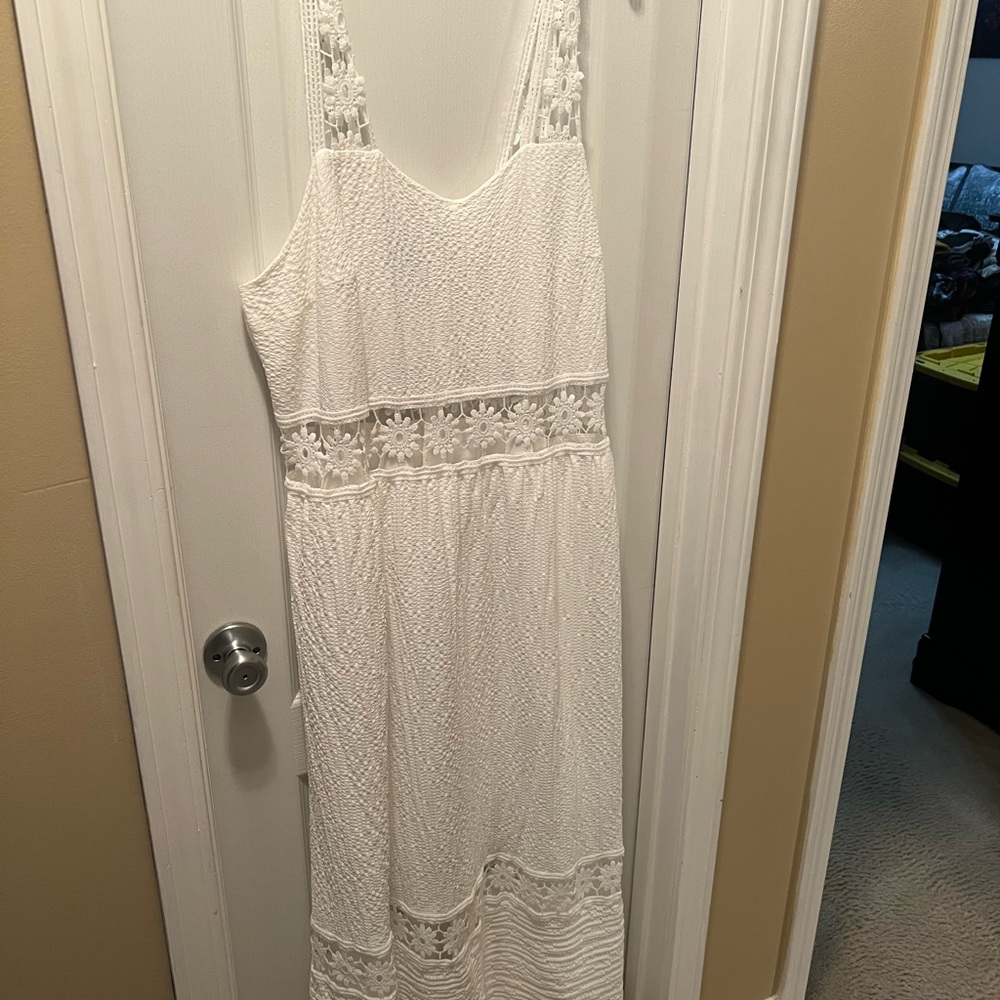 Elegant White Lace Dress